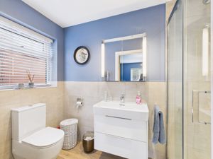 Ensuite- click for photo gallery